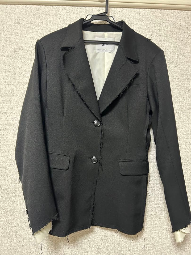 【匿名配送】ウエストシェイプカットアウト ジャケットSLY