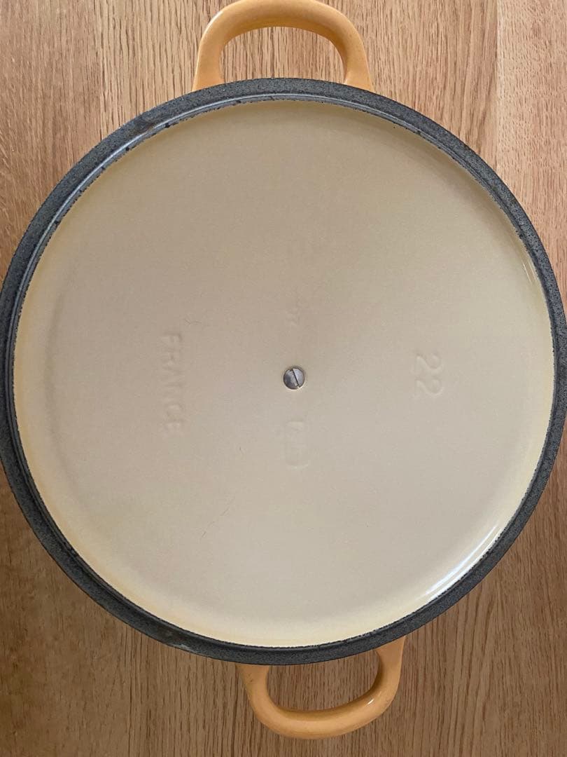 LE CREUSET イエロー　鍋 22cm