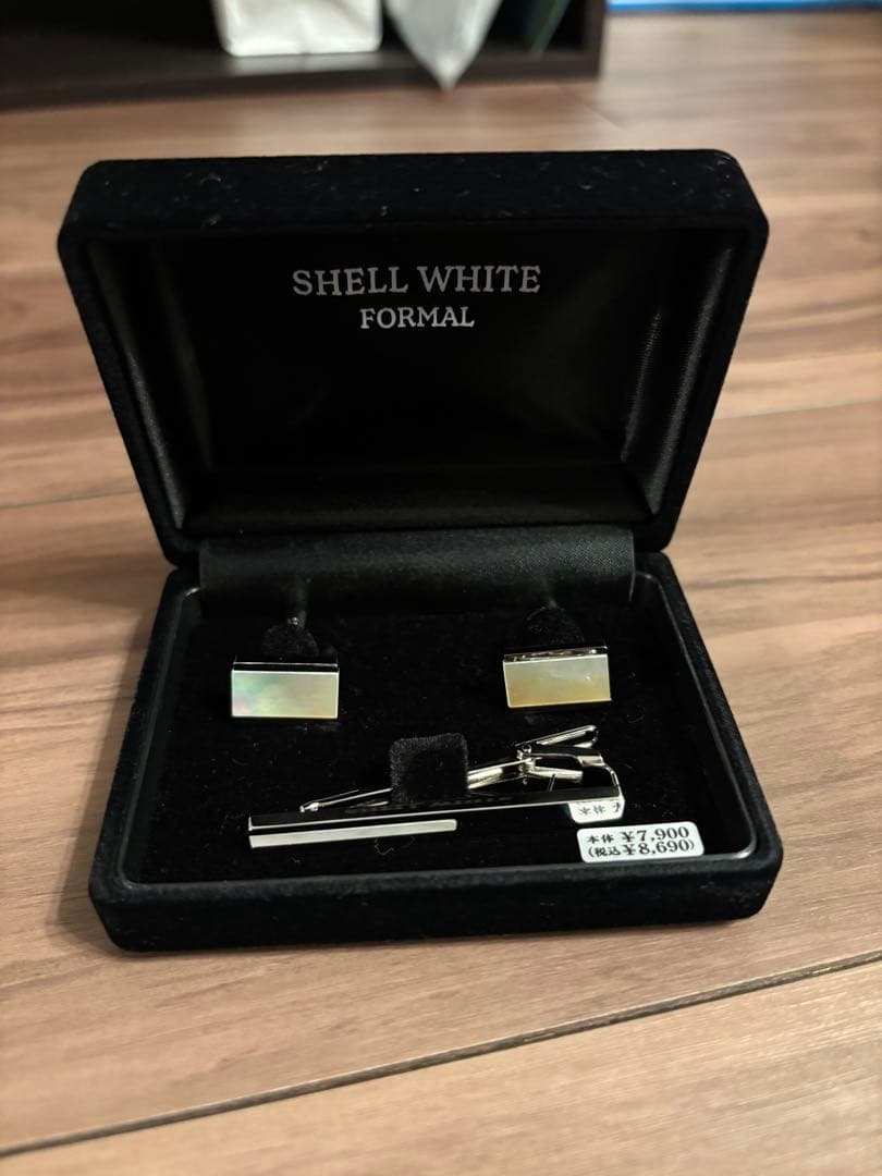 洋服の青山　SHELL WHITE タイバー&カフリンクス【白蝶貝】【日本製】