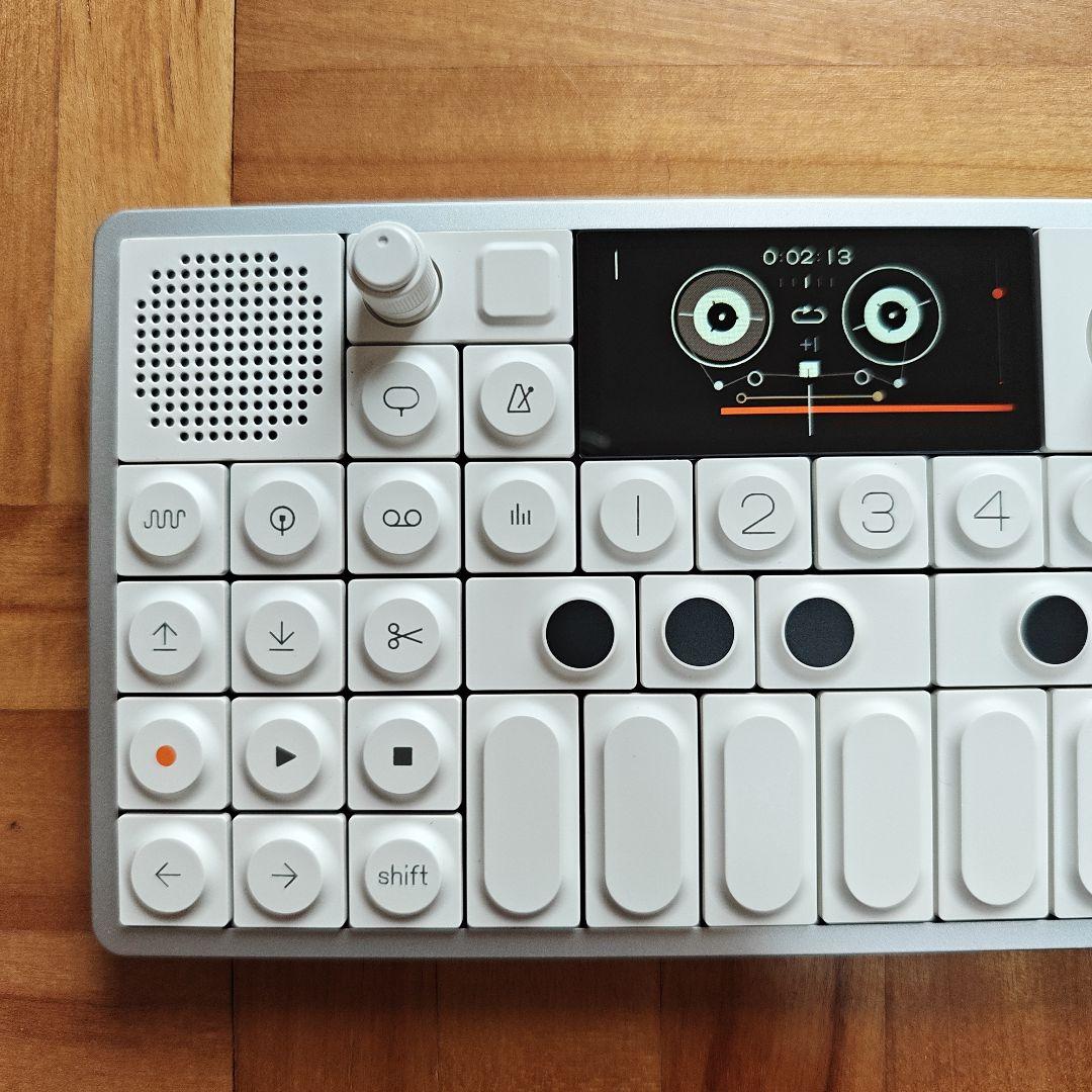 teenage engineering OP-1 field 純正ケース付き