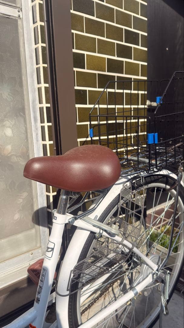 リリー 新しい自転車（8ヶ月前に購入）。八尾での直接引き取りのみ。