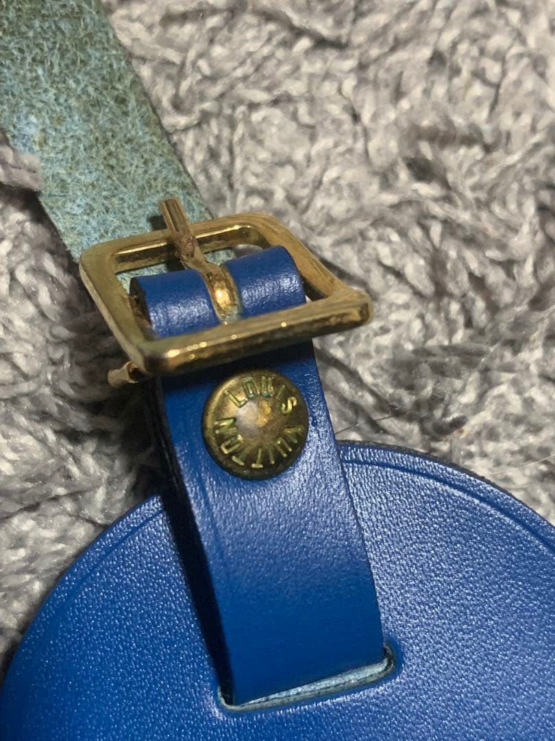 LOUIS VUITTON ネームタグ 青　美品　人気のブルー