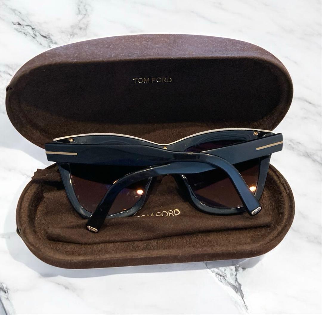 TOM FORD キャットアイサングラス