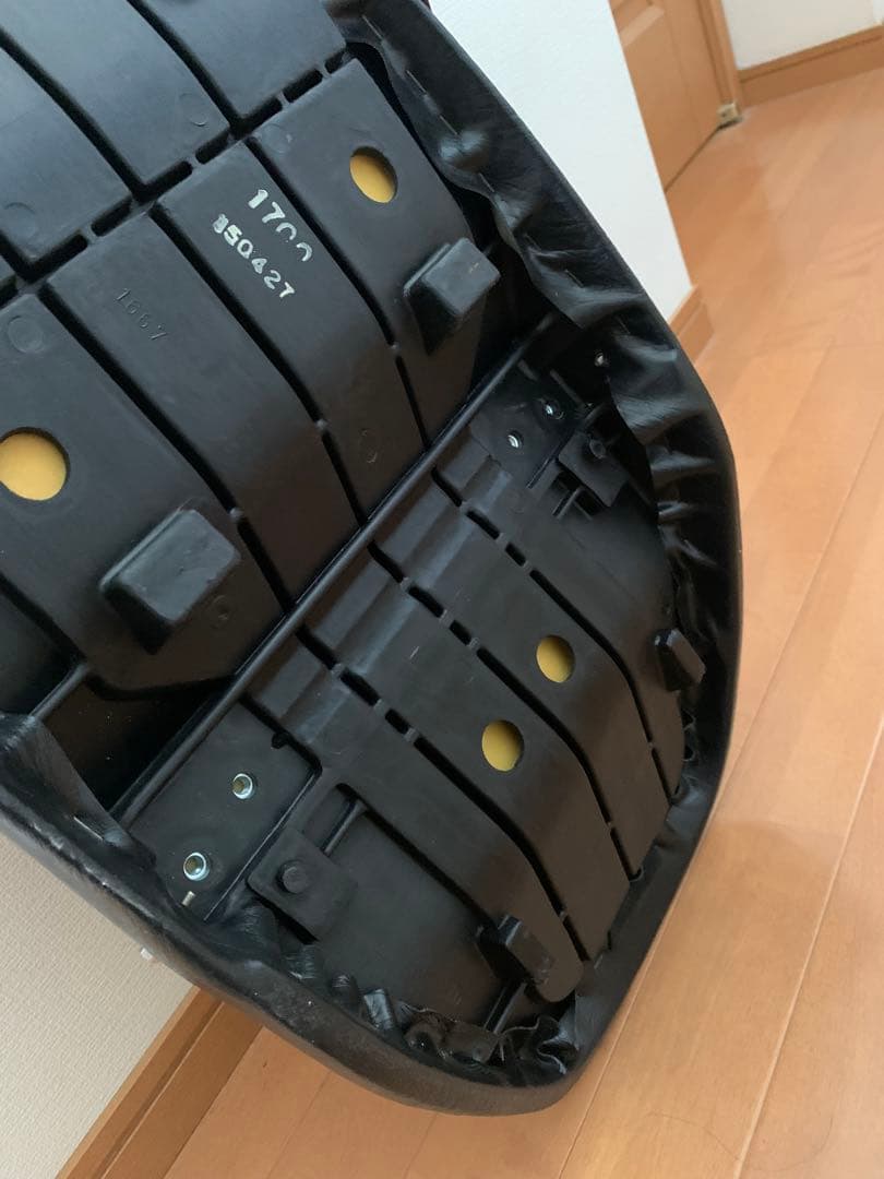 Kawasaki カワサキ ゼファー1100 純正 シート
