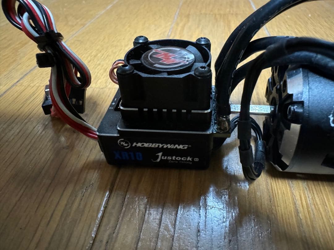 ホビーウイングXR10 Justock G3 ESC &バッテリー付