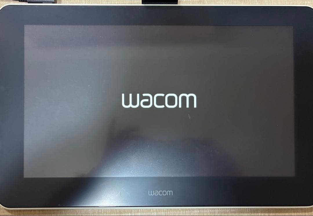 ワコム　Wacom One Creative Pen Display 本体　ペン