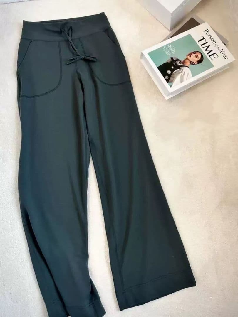 lululemon ブラック　ワイドレッグヨガパンツ サイズ 6
