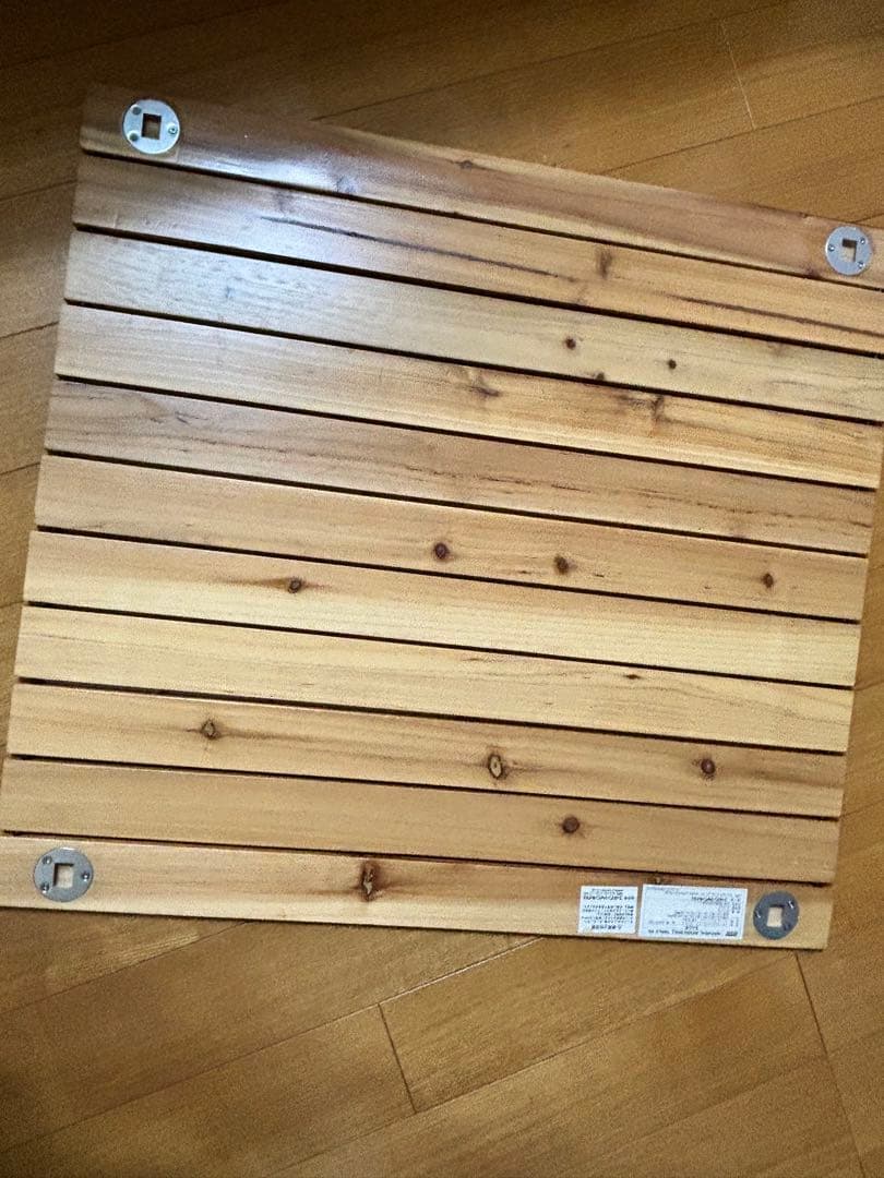 トントン様用Coleman natural wood roll table 65
