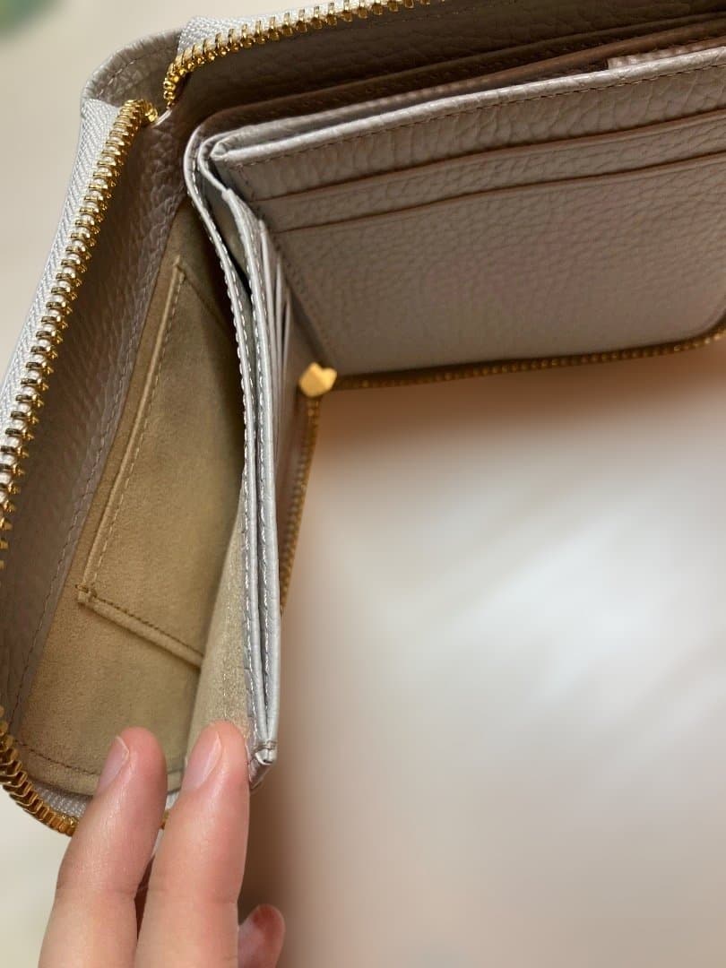 HerSchedule チェレットbillfold 二つ折り財布　レディース
