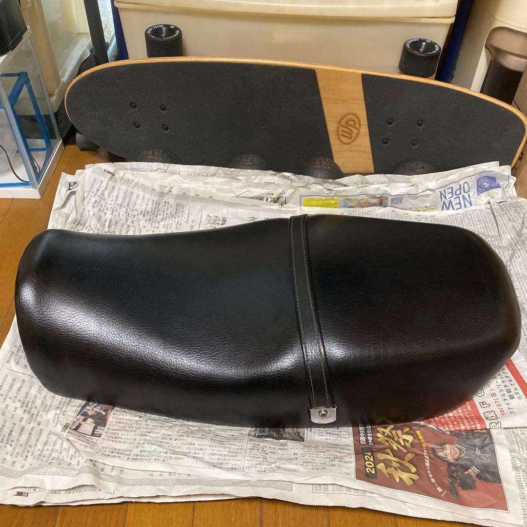 ゼファー750 純正シート　廃盤ヒンジ付き　送料込み