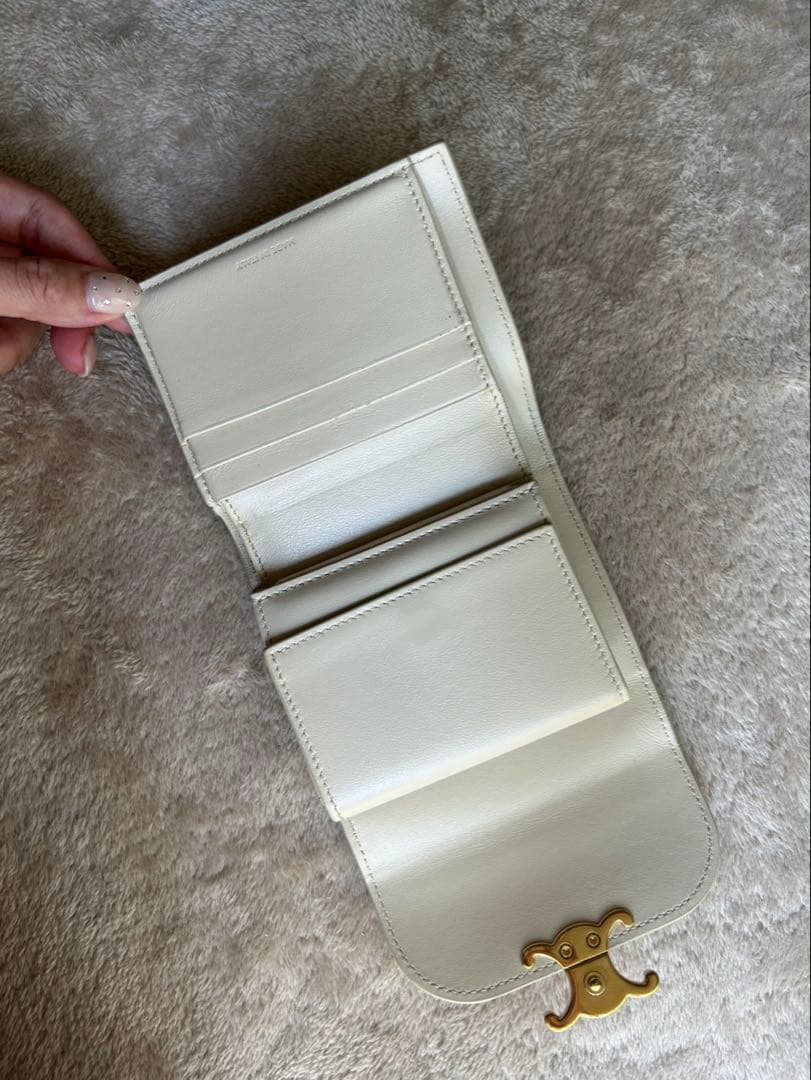 CELINE セリーヌ　トリンオフ　ホワイトレザー三つ折り財布 ゴールド金具付き