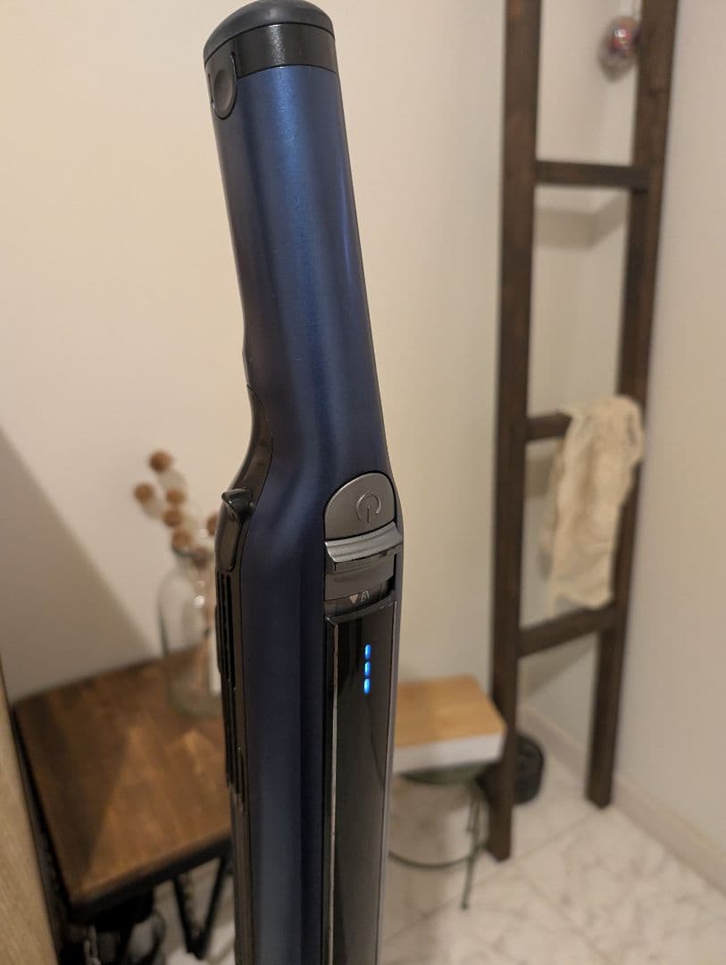 り*ま様 Shark スティッククリーナー 充電式 ダークブルー