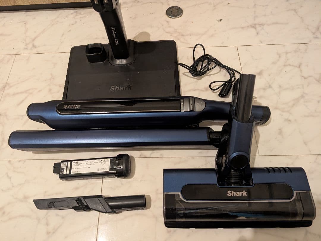 り*ま様 Shark スティッククリーナー 充電式 ダークブルー