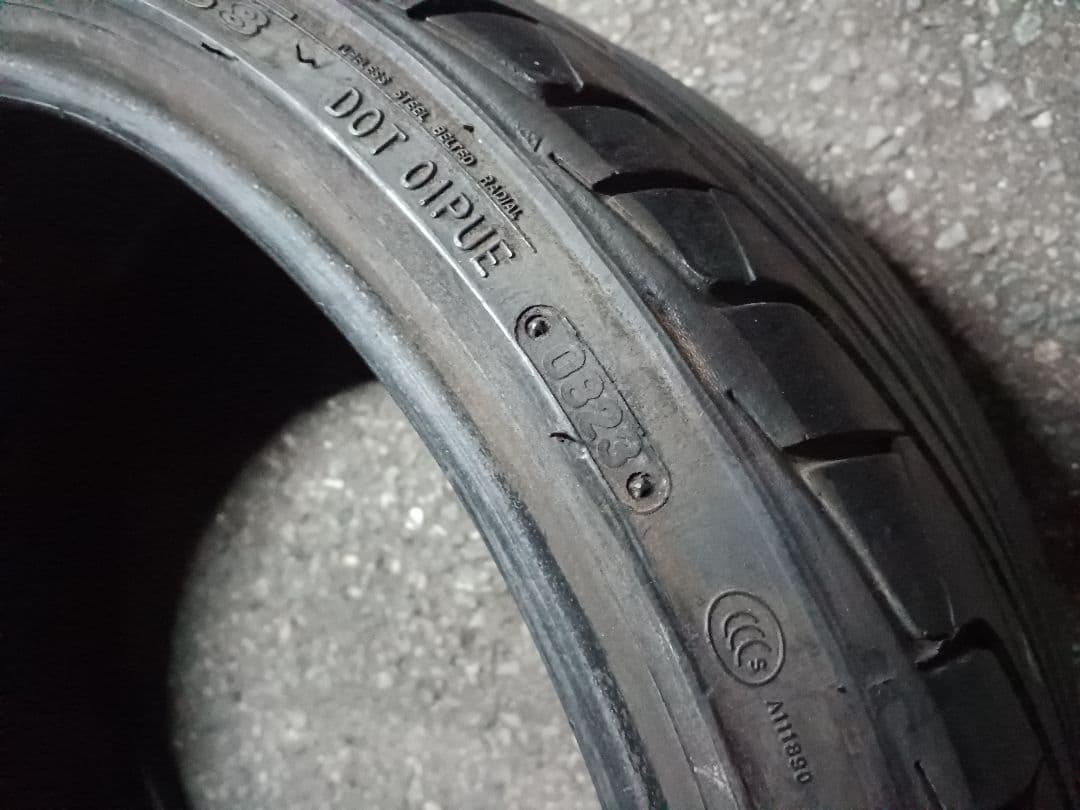 れんれん215/35R19 2本　8分山　2023年製　トライアングル