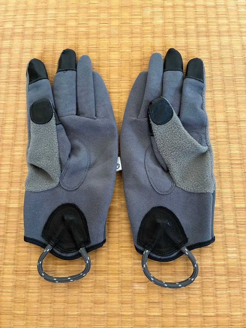 nonnative HIKER GLOVES POLARTEC® CEMENT