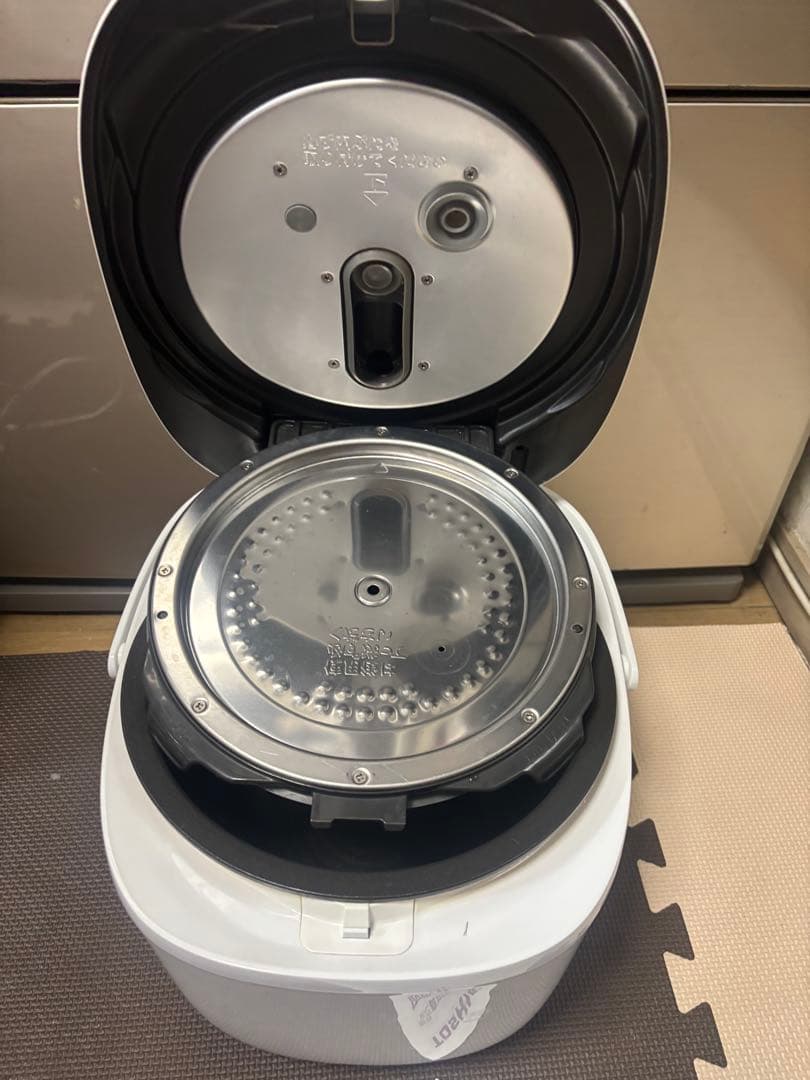 TOSHIBA RC-18VRV炊飯器 1.8L 2024年製 動作品