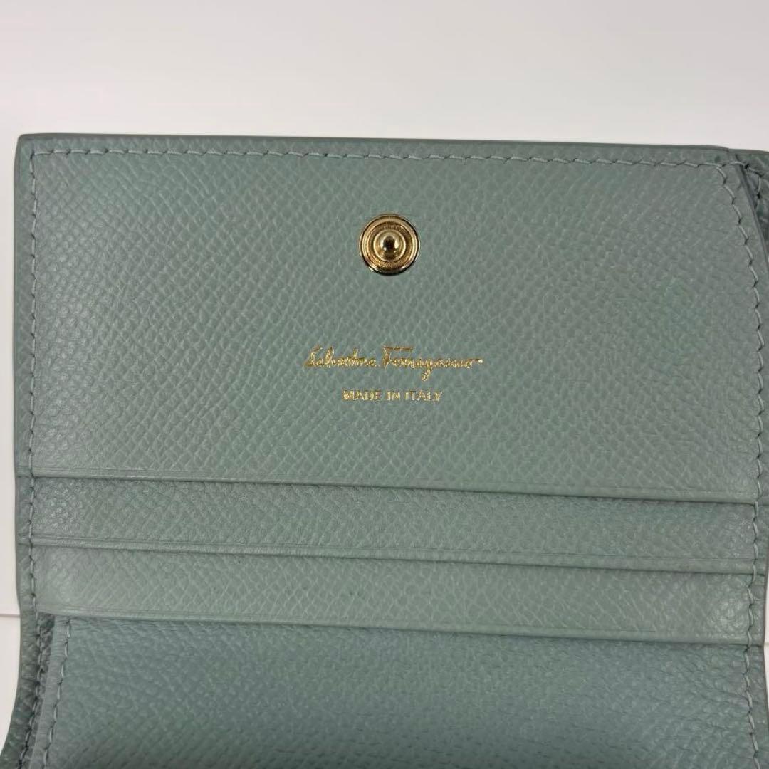 サルバトーレ フェラガモ ヴァラリボン ミントグリーン 二つ折り財布