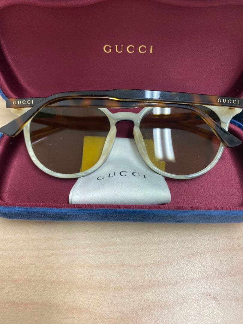 ポン　GUCCI サングラス