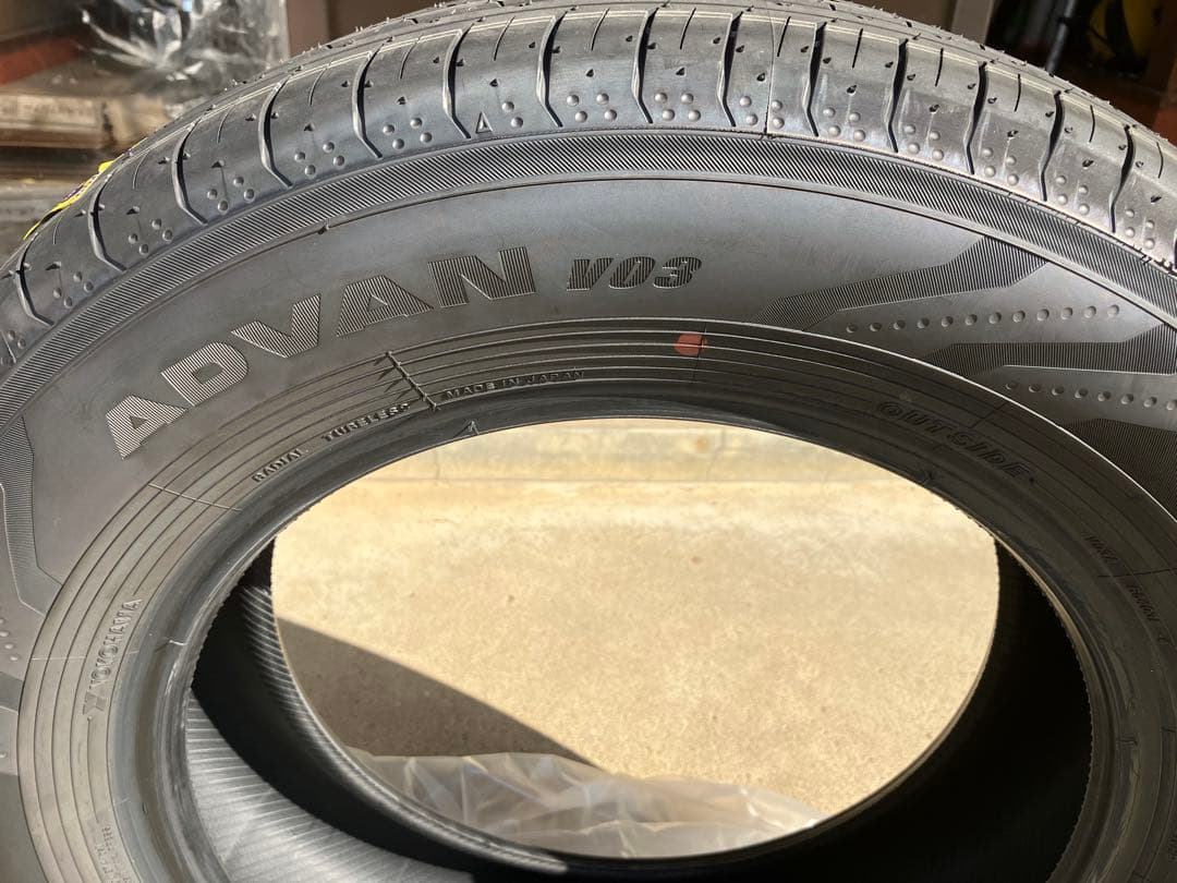 新車外し　サマータイヤ ヨコハマ　アドバン　V03 225 65r17