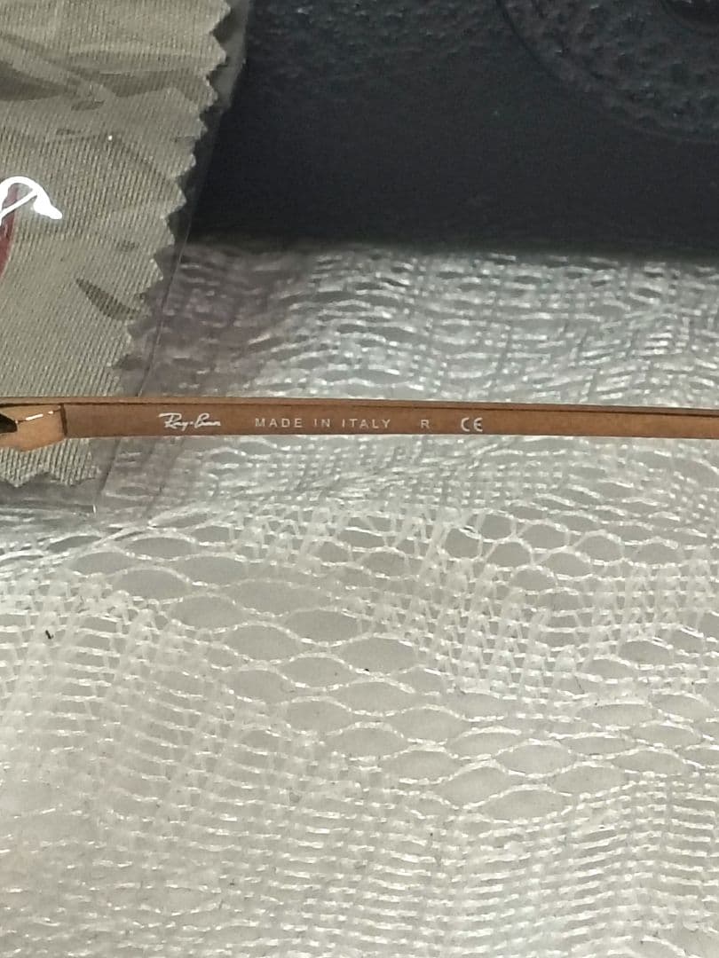 【美品】レイバン サングラス RB3561