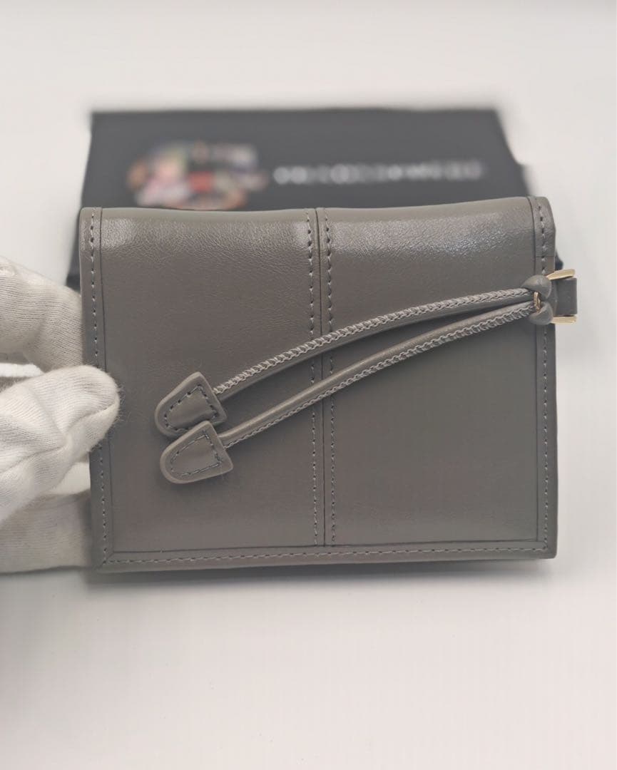 【美品】PRADAレザー コンパクトウォレットグレー 三角ロゴ箱付き 中古美品