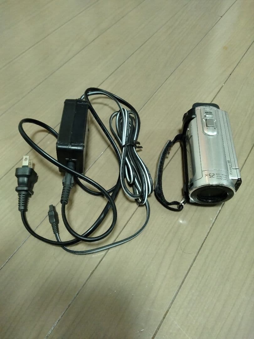 SONY HDR-CX170 ビデオカメラ 本体と充電ケーブル