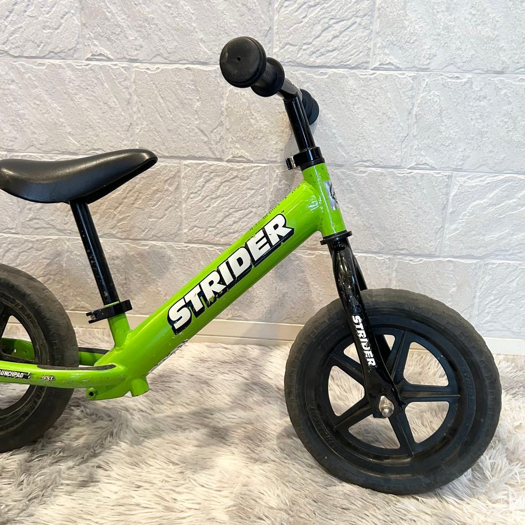 人気カラー STRIDER バランスバイク ライムグリーン　12インチ