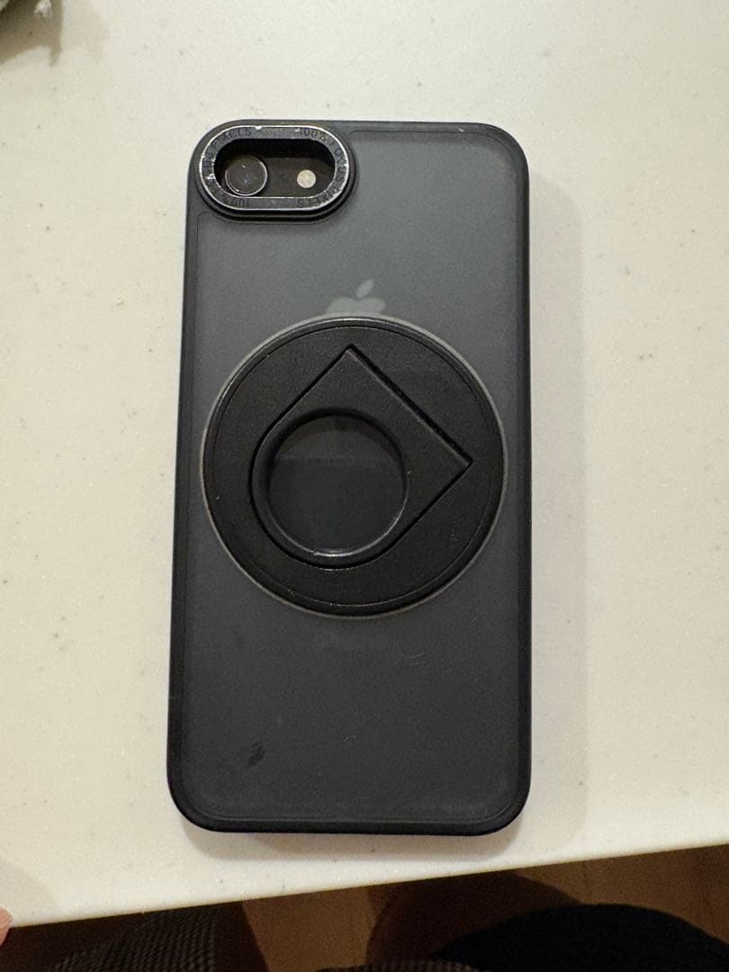 Apple iPhone 8ブラック ケース付き