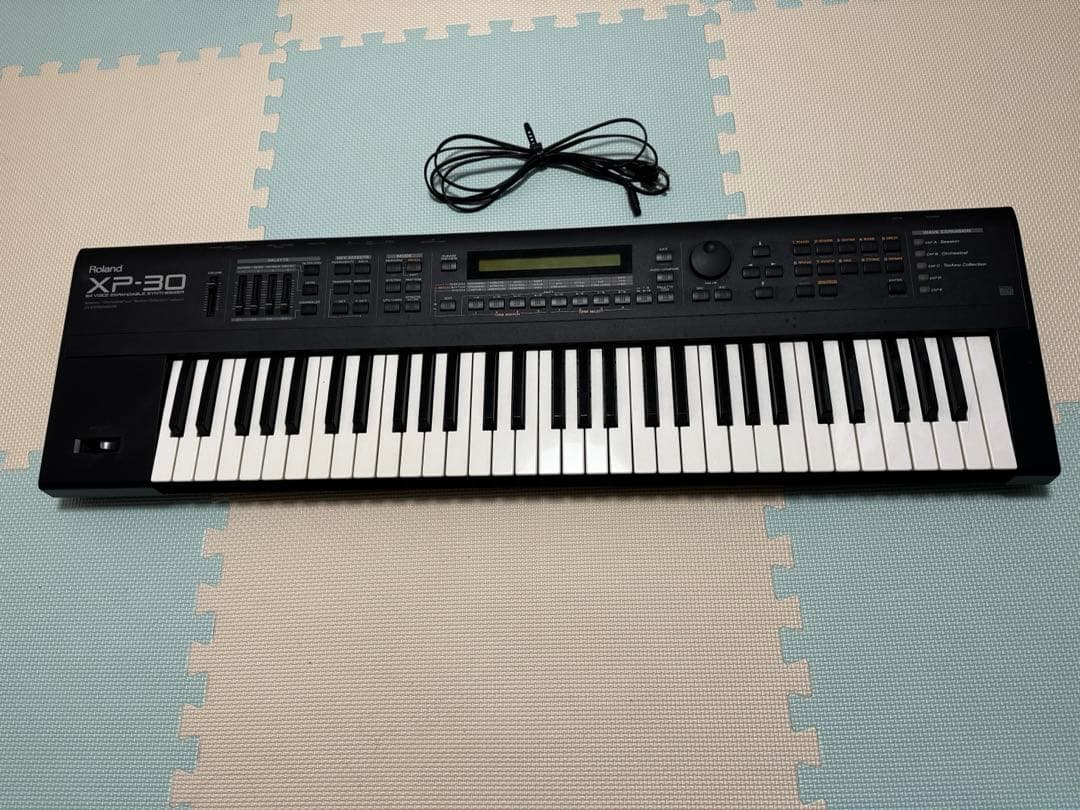 Roland XP-30 シンセサイザー 61鍵