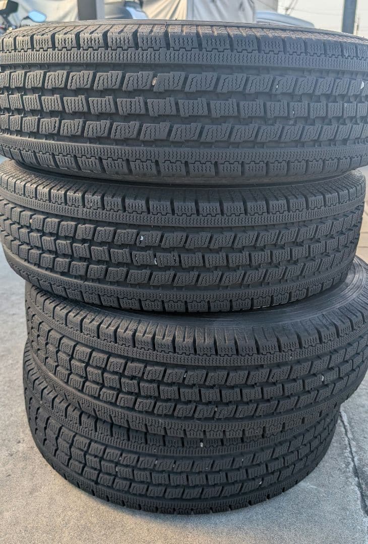 195/80R15 ハイエース スタッドレス 4本　DELVEX934 トーヨー