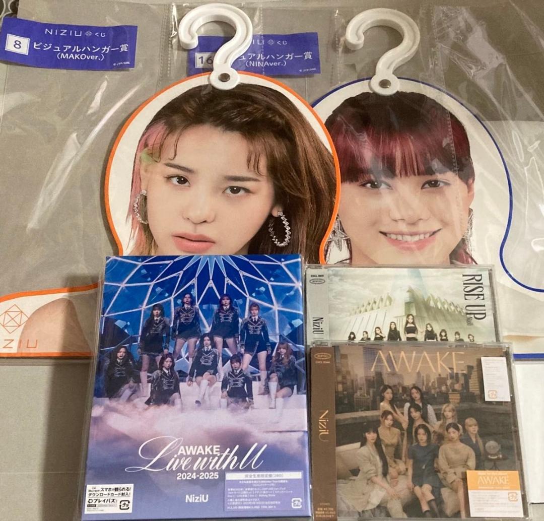 NiziU AWAKE 完全生産限定盤　2BD 開封済未再生　オマケ