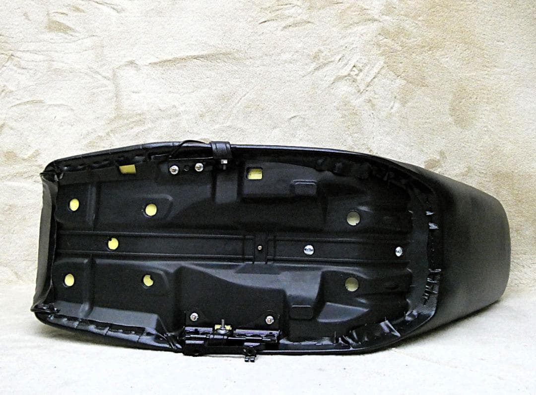 CBX400F 黒皮40cm 三段シート/補強入り ブラックCBX550F