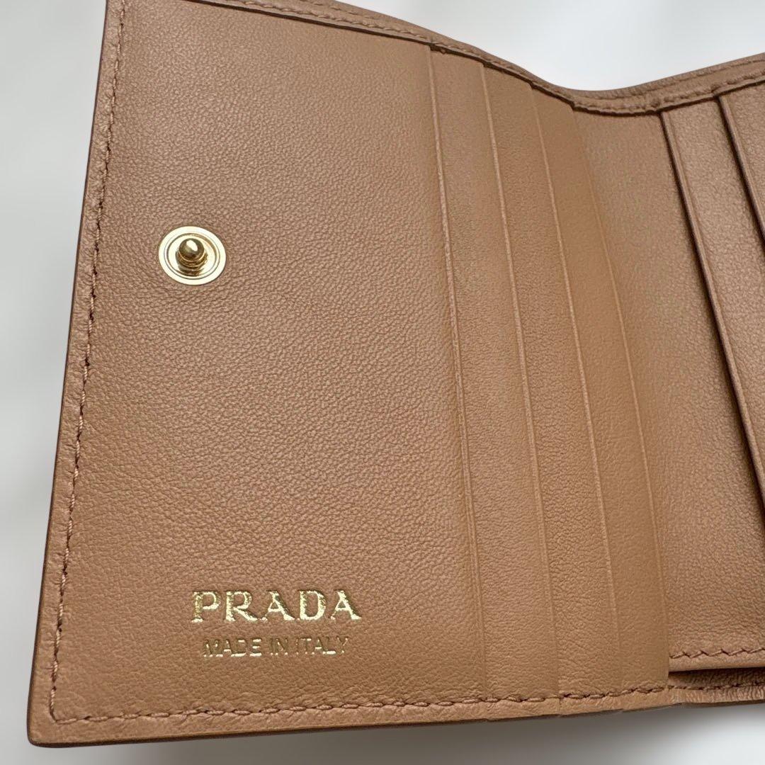 PRADA プラダ ２つ折り コンパクト 財布 スタッズ 1ML050 未使用