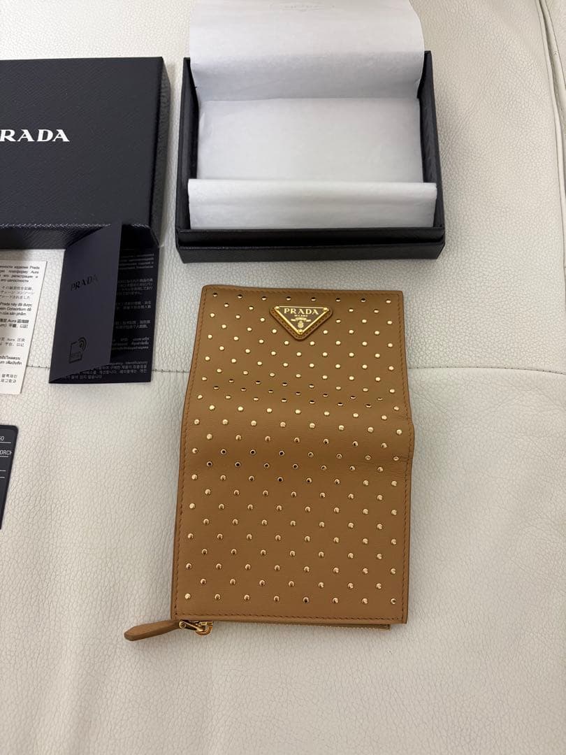 PRADA プラダ ２つ折り コンパクト 財布 スタッズ 1ML050 未使用