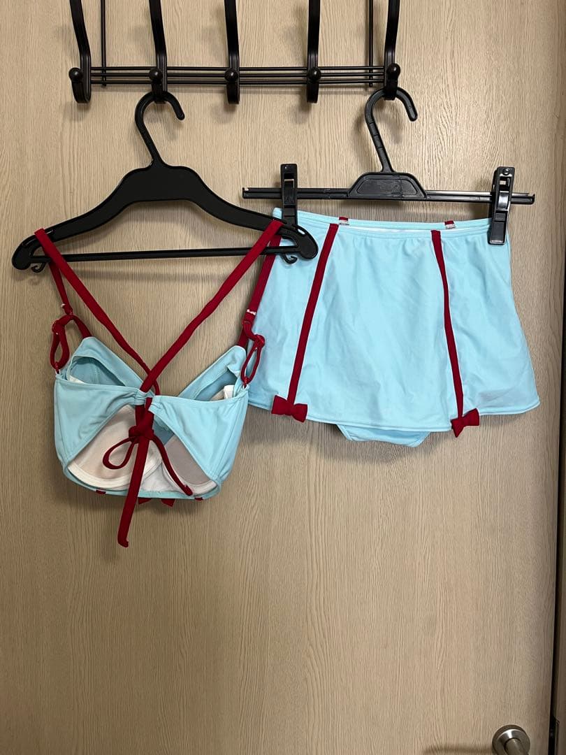 パメオポーズ　PAMEO POSE 水色と赤のリボン付き水着セット