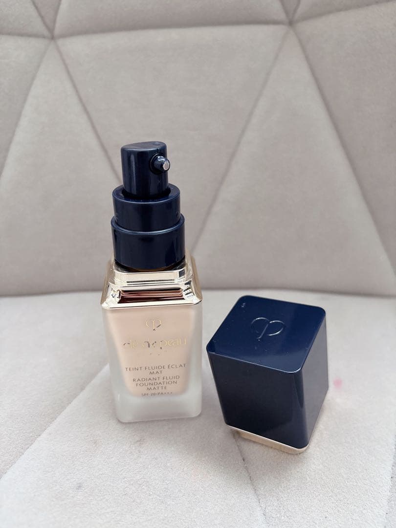 クレドポーボーテ タンフリュイドエクラマット　リキッドファンデーション35ml