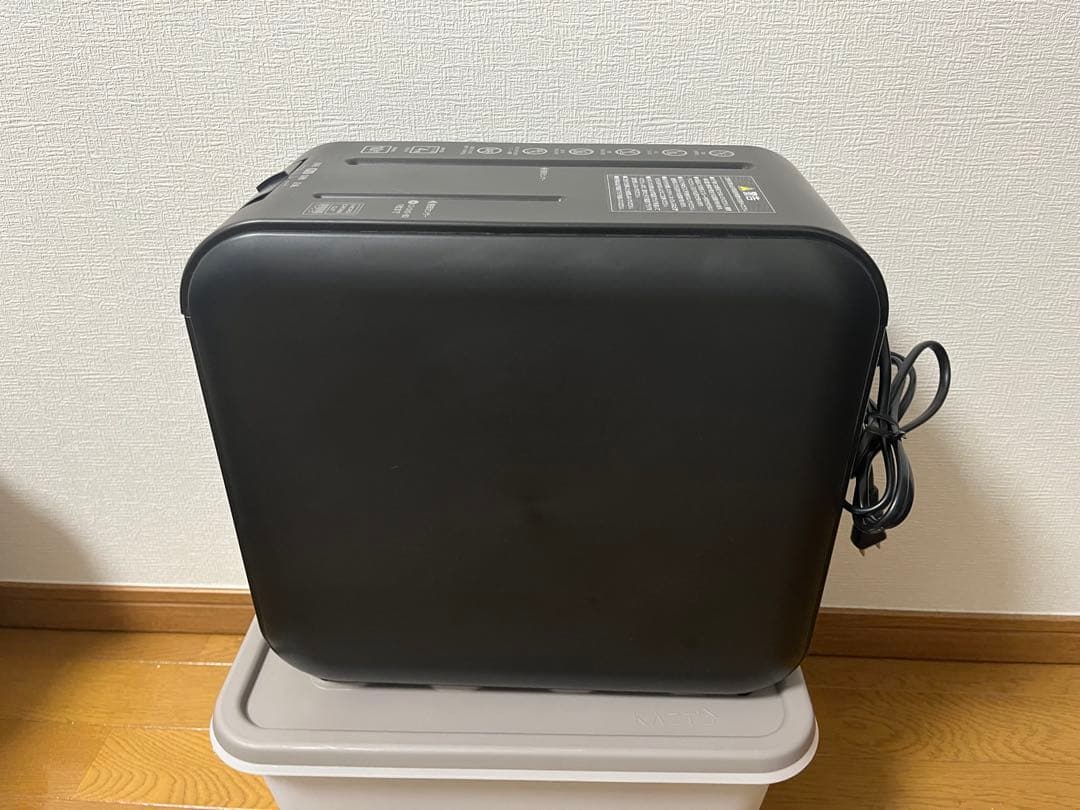 【送料無料】アイリスオーヤマ 超静音細密シュレッダー P4HMS-B