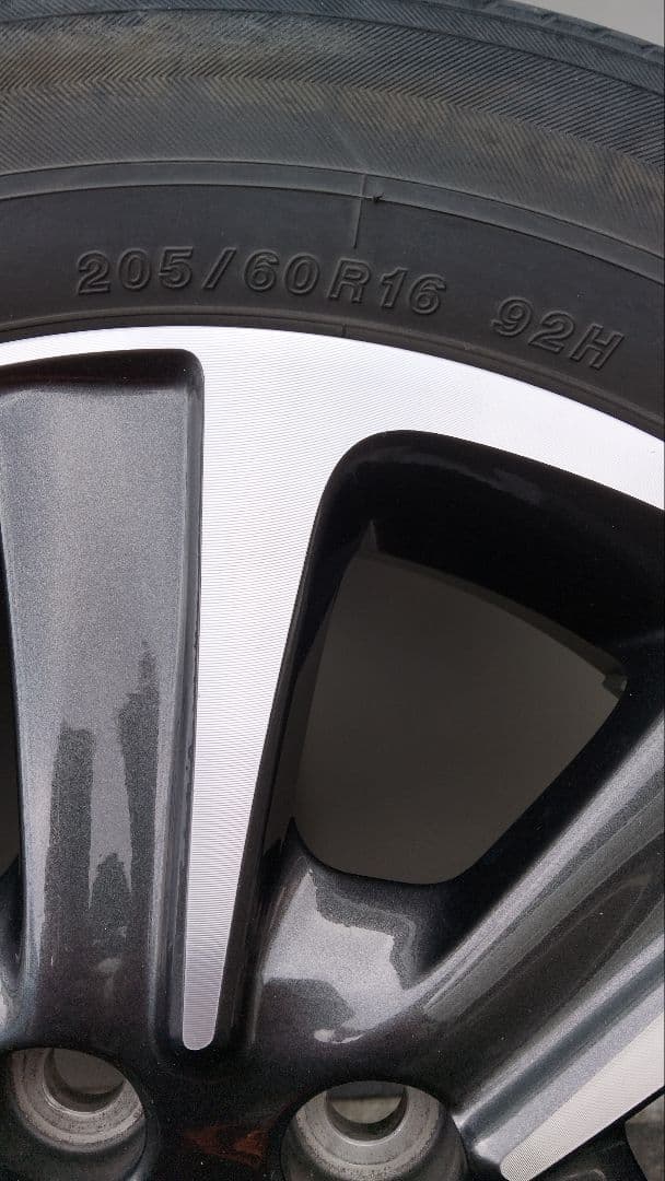 トヨタ純正 ノア ヴォクシー 205/60r16アルミホイール＆タイヤ ②