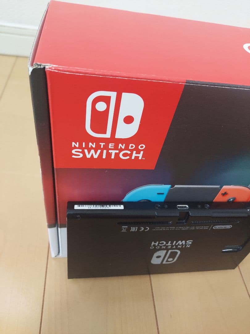 じ*き様 【限定セール価格】Nintendo Switch 本体　ジョイコン 青