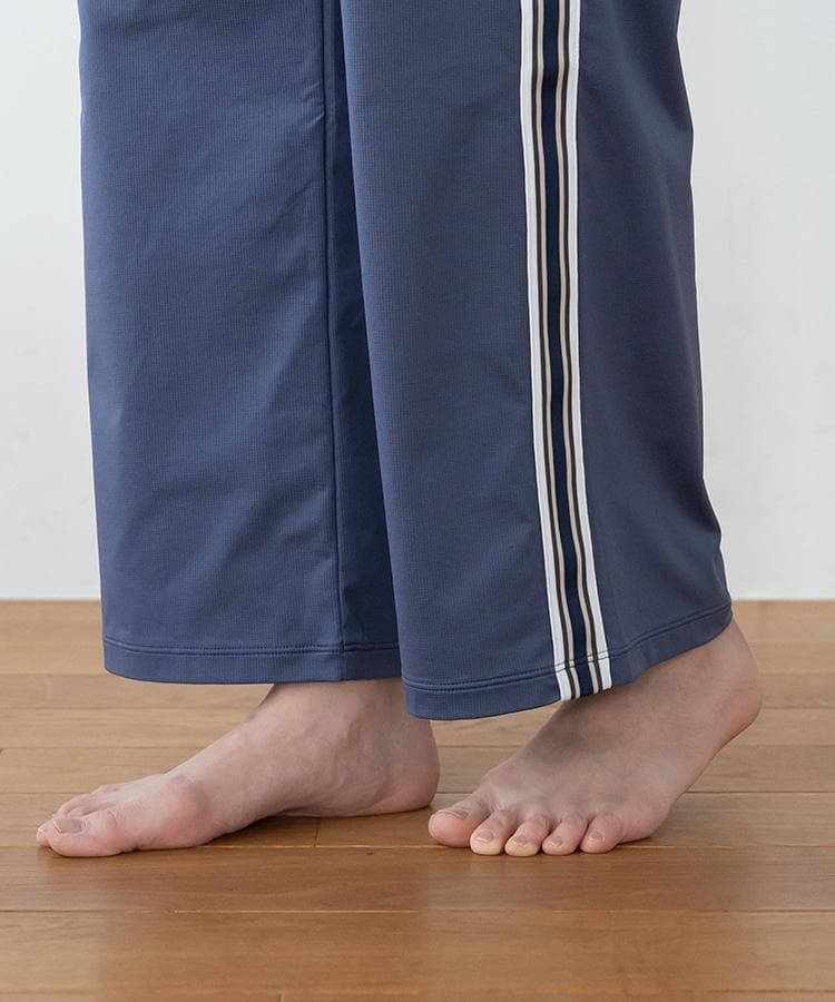 【SUKALA】ライントラックパンツ Mサイズ　新品、未開封