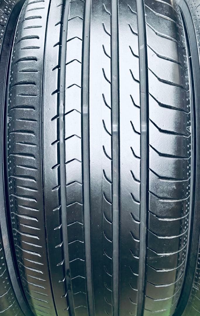 215/55 R17、YOKOHAMA BluEarth-RV03、2022年