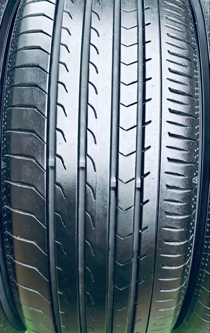 215/55 R17、YOKOHAMA BluEarth-RV03、2022年