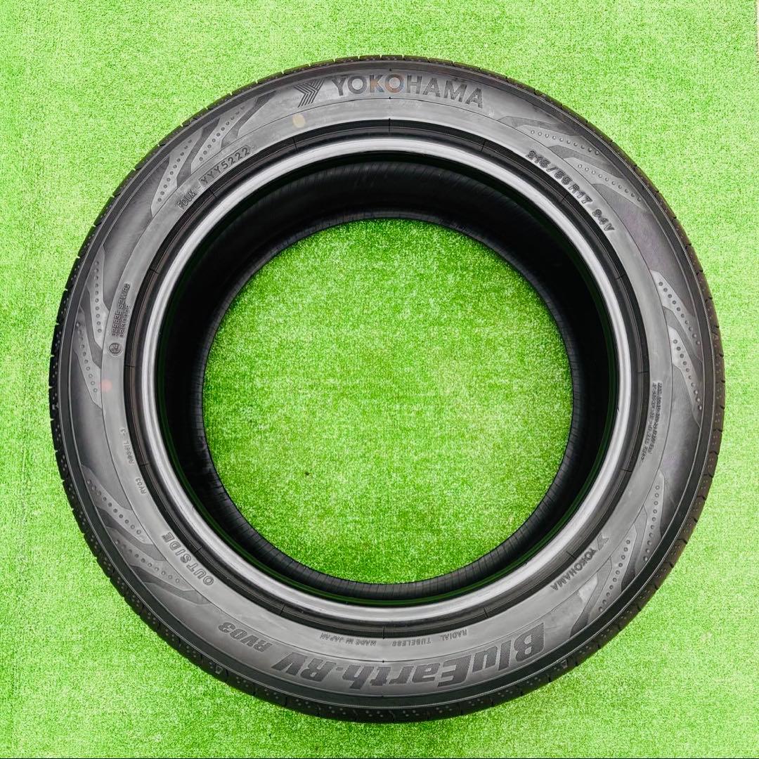 215/55 R17、YOKOHAMA BluEarth-RV03、2022年