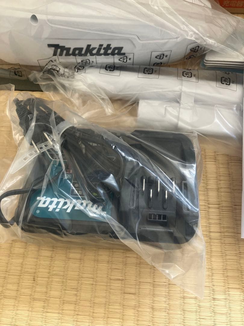 新品　マキタ　掃除機　107 紙パック式