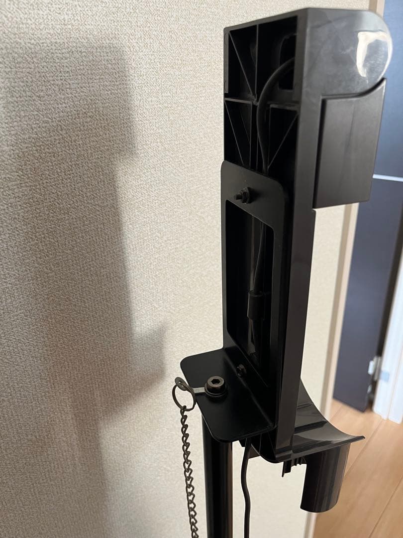 Dyson ダイソン V7 Fluffy コードレス掃除機【バッテリー交換必要】