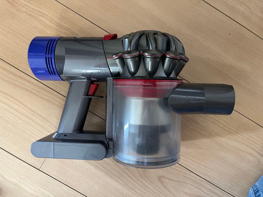 Dyson ダイソン V7 Fluffy コードレス掃除機【バッテリー交換必要】