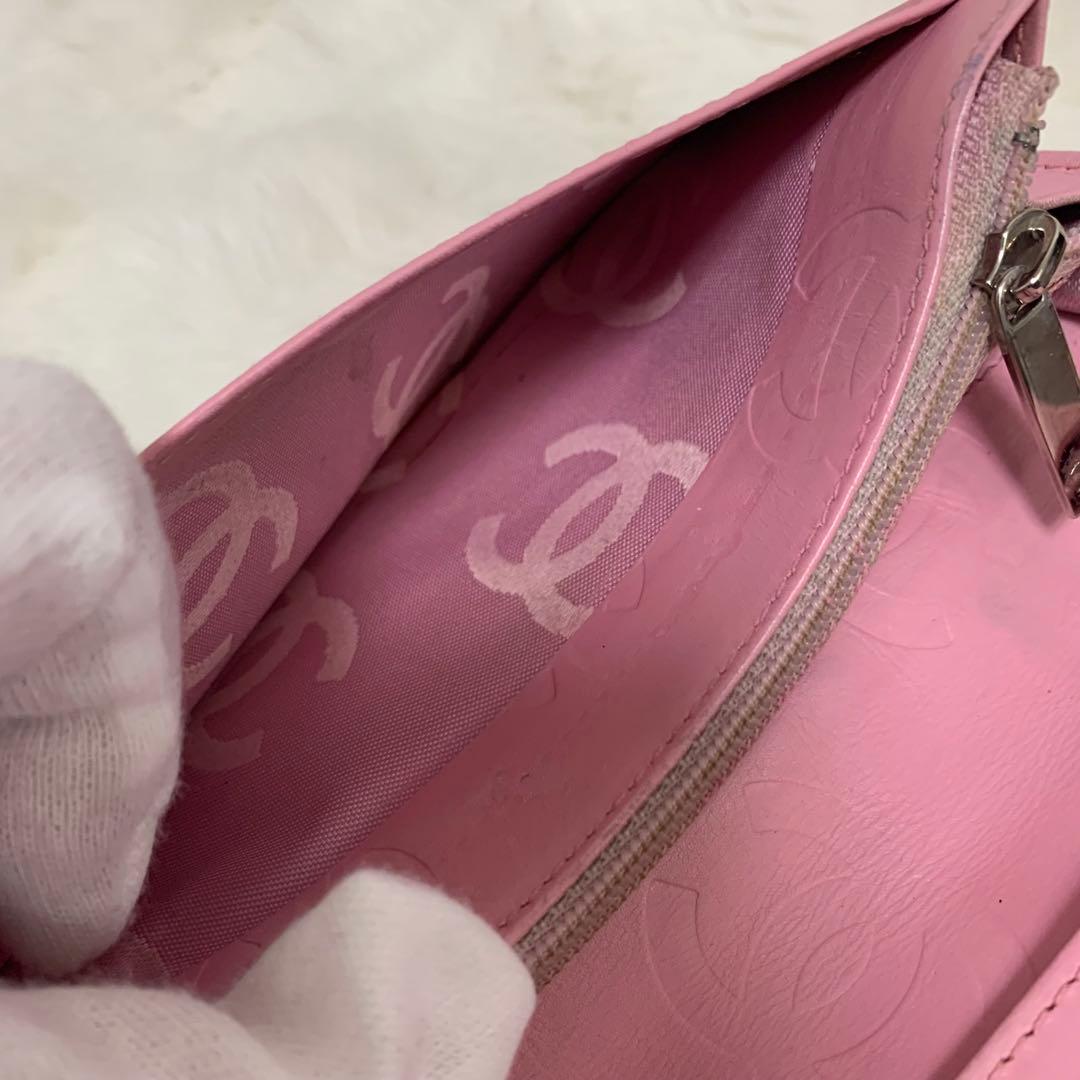 人気！可愛いピンク色のCHANEL カンボンライン 折り財布　Ｇカード 巾着付き