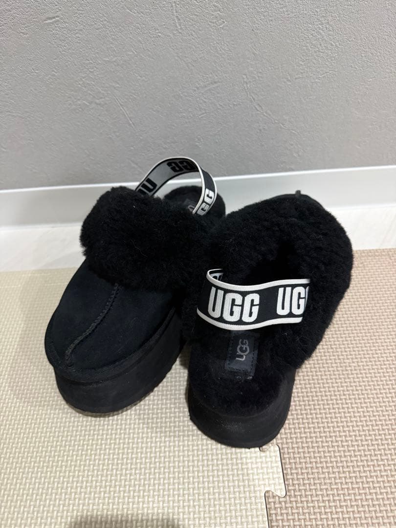UGG ブラック ムートンブーツ　厚底