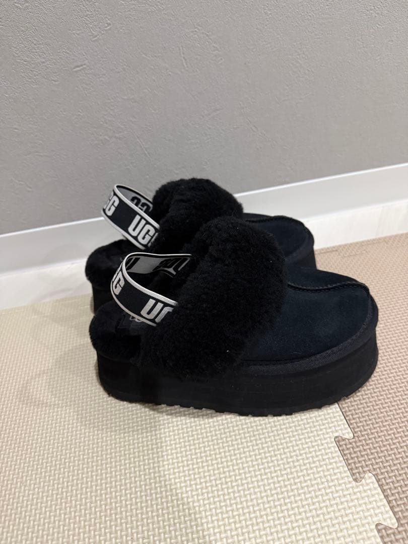 UGG ブラック ムートンブーツ　厚底