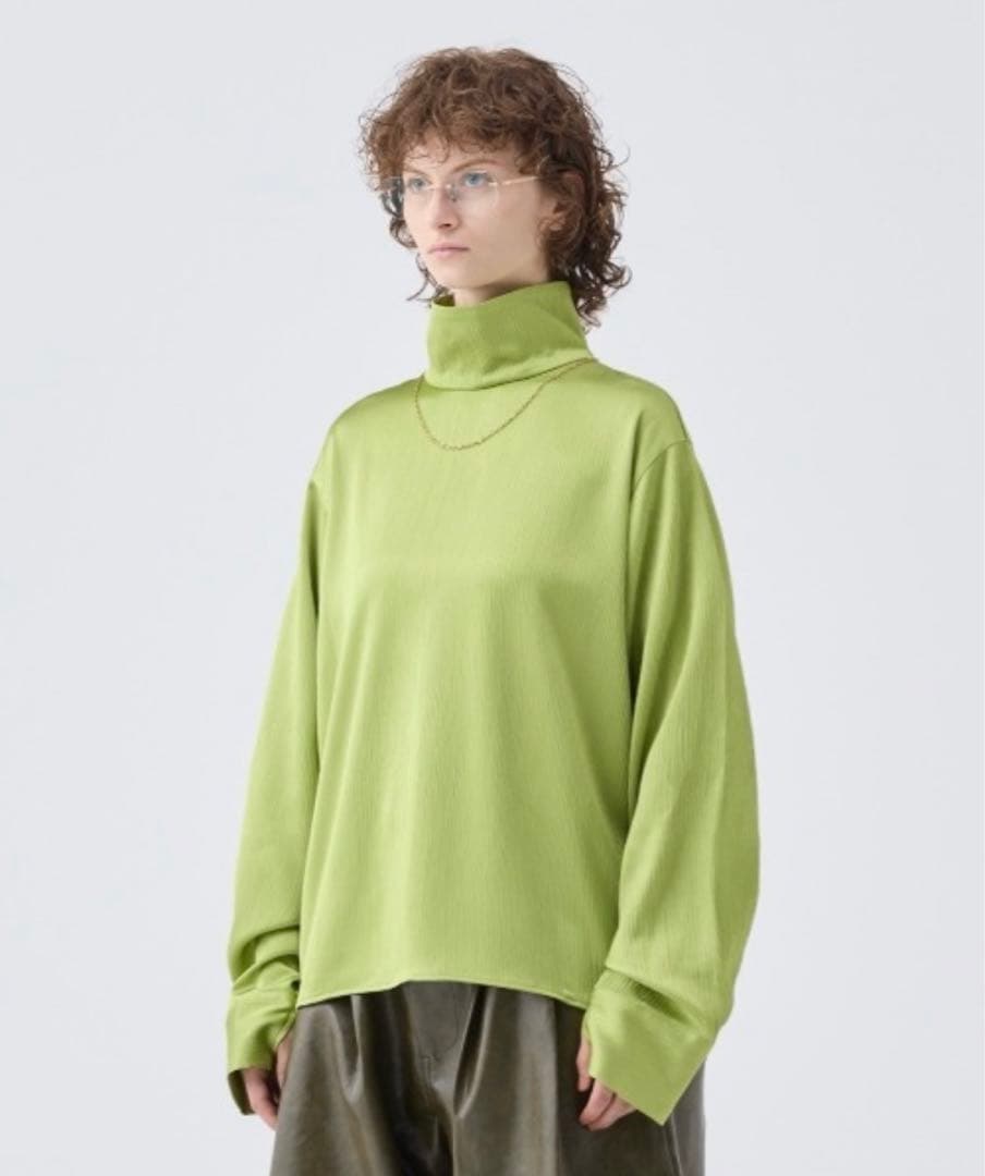 即完売品　soerte Striped crepe high neck top